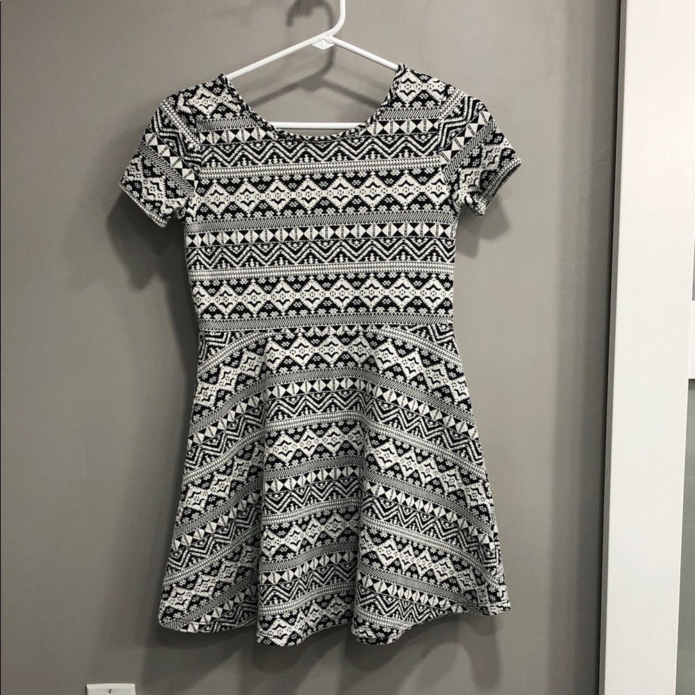 Fit & Flare Dress Girls Large 10-12 Black White Geometric Print